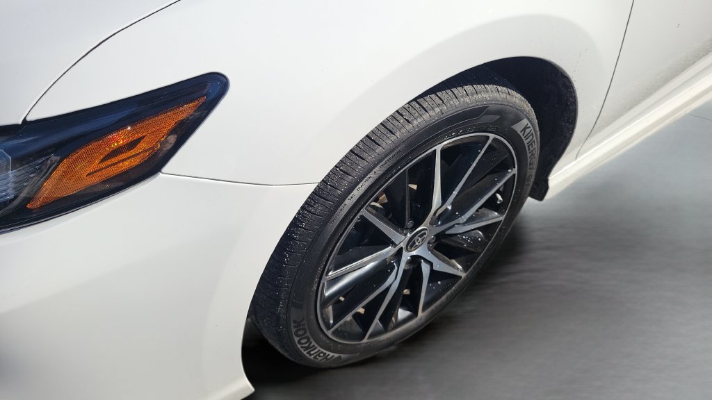 Used 2024 Toyota Camry SE w/ Convenience Package FWD image 11