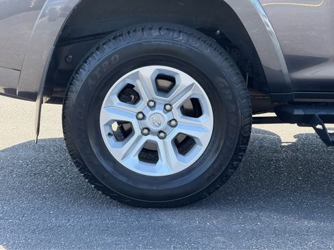 Used 2023 Toyota 4Runner SR5 Premium w/ Moonroof Package AWD/4WD image 10