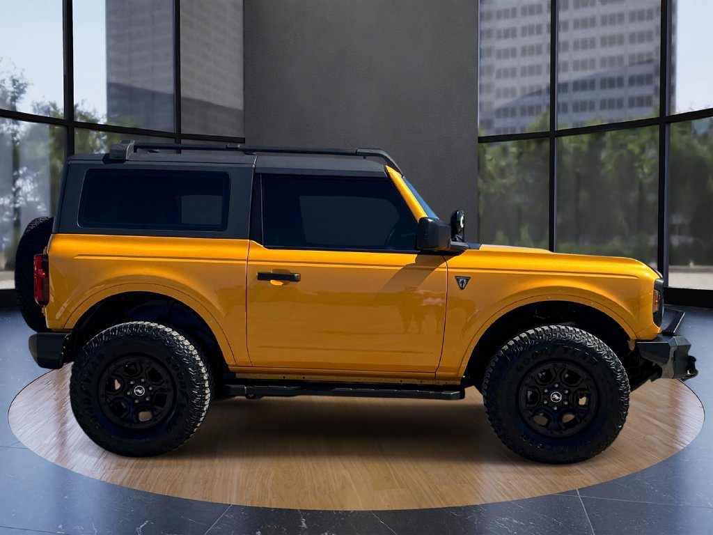 Used 2022 Ford Bronco 2-Door w/ Sasquatch Package AWD/4WD image 2