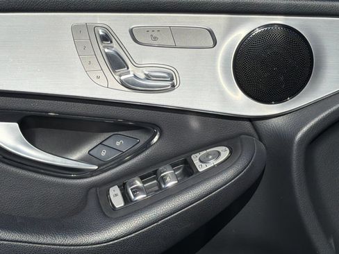 Used 2021 Mercedes-Benz GLC 300 4MATIC image 20