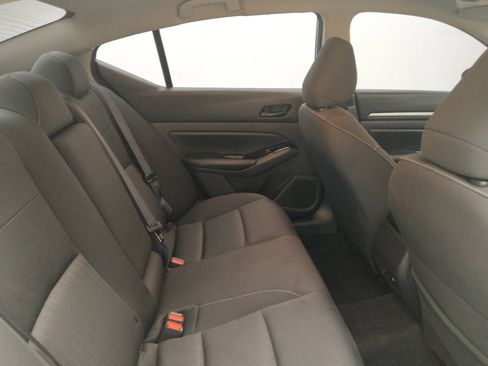 Used 2023 Nissan Altima 2.5 SV FWD image 19