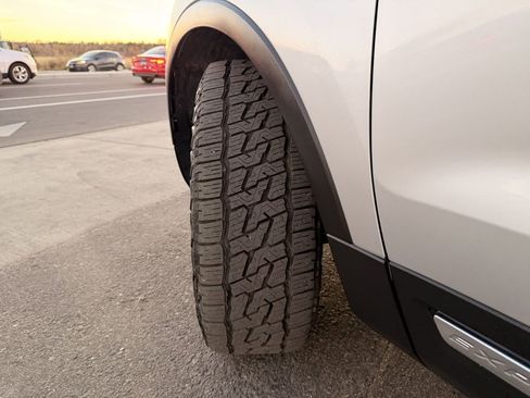 Used 2017 Ford Explorer Limited image 30