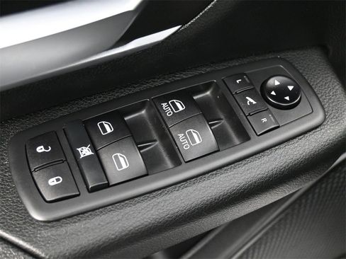 Used 2021 RAM 1500 Big Horn image 4