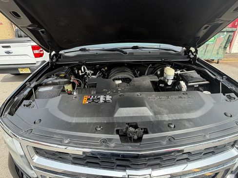 Used 2018 Chevrolet Suburban LT AWD/4WD image 11