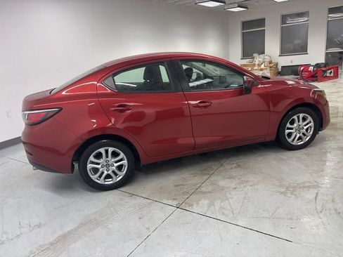 Used 2017 Toyota Yaris iA image 12