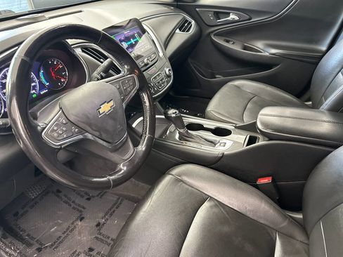 Used 2019 Chevrolet Malibu Hybrid w/ Leather Package image 9