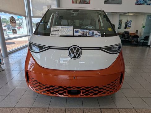 New 2025 Volkswagen ID. Buzz 1st Edition image 9