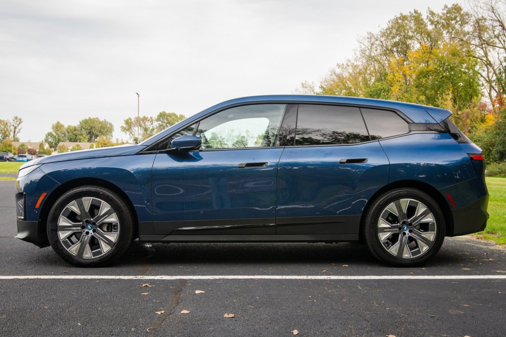 Certified 2024 BMW iX xDrive50 AWD/4WD image 3