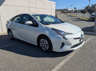 Used 2017 Toyota Prius Four w/ Advanced Technology Package video 1