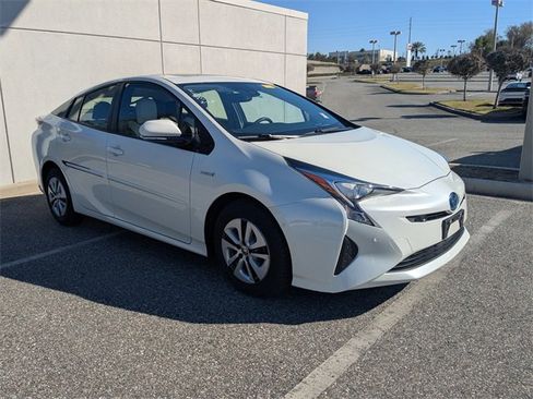 Used 2017 Toyota Prius Four w/ Advanced Technology Package image 1