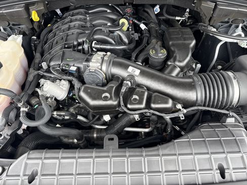 Used 2025 Jeep Grand Cherokee Limited AWD/4WD image 33