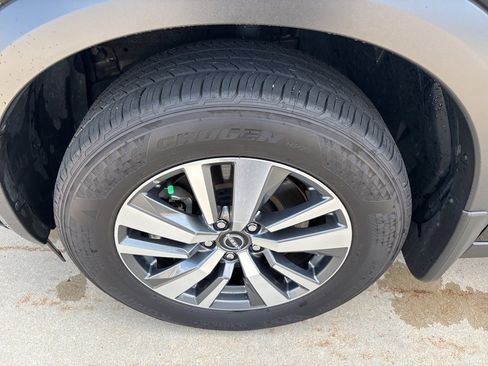 Used 2024 Nissan Pathfinder SL w/ Cargo Package image 10