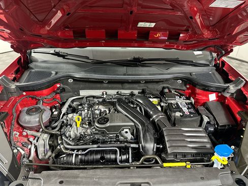 Used 2023 Volkswagen Taos SE image 34