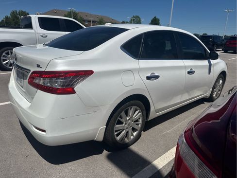 Used 2015 Nissan Sentra SL w/ SL Premium Package FWD image 4