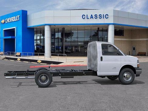 New 2025 Chevrolet Express 3500 w/ Power Convenience Package image 37