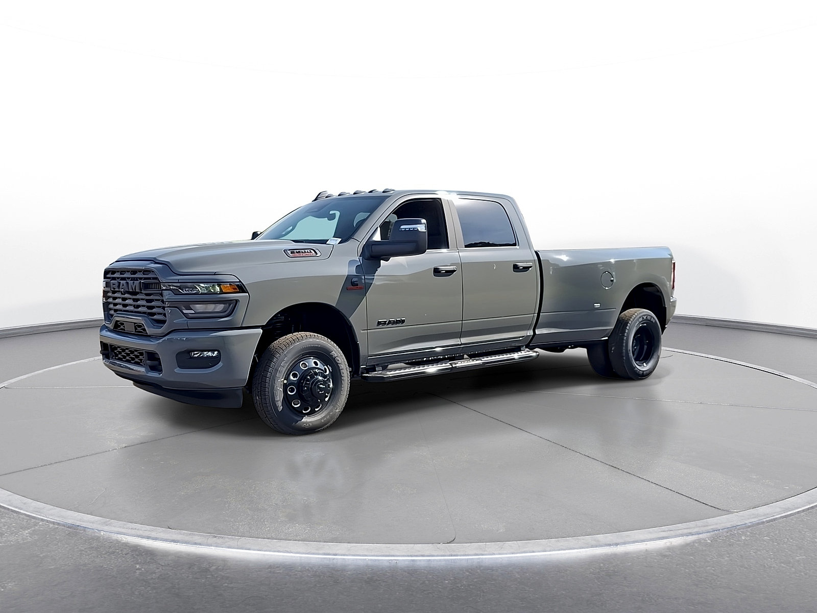 New 2026 RAM 3500 Big Horn AWD/4WD image 4