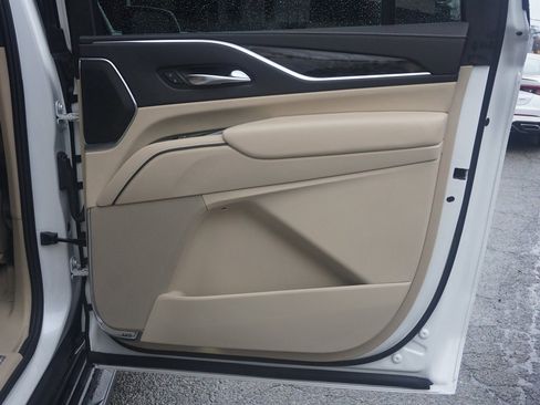 Used 2021 Cadillac Escalade ESV Premium Luxury image 28