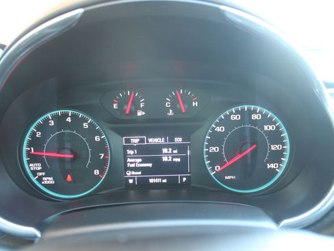 Used 2021 Chevrolet Malibu LT image 9