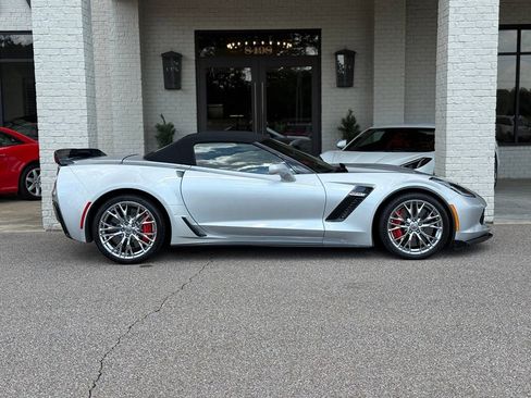 Used 2015 Chevrolet Corvette Z06 w/ 3LZ Preferred Equipment Group RWD image 4
