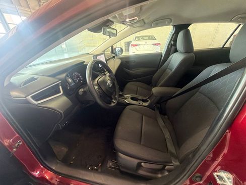 Used 2025 Toyota Corolla LE FWD image 8