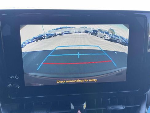 Used 2025 Toyota Corolla LE image 39