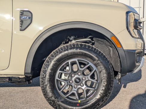 New 2025 Ford Ranger XLT w/ FX4 Off-Road Package AWD/4WD image 12