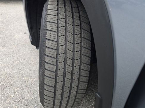 Used 2021 Toyota Highlander XLE image 31