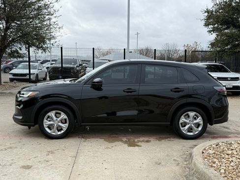 Used 2023 Honda HR-V LX image 2