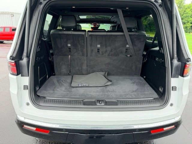 Used 2024 Jeep Wagoneer Series II w/ Premium Group I AWD/4WD image 23