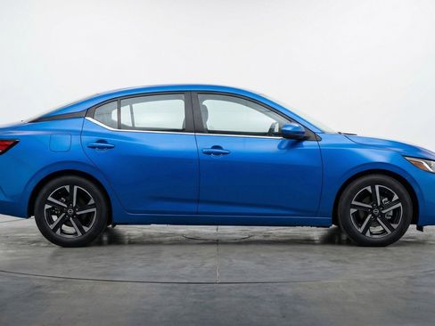 Used 2025 Nissan Sentra SV image 11