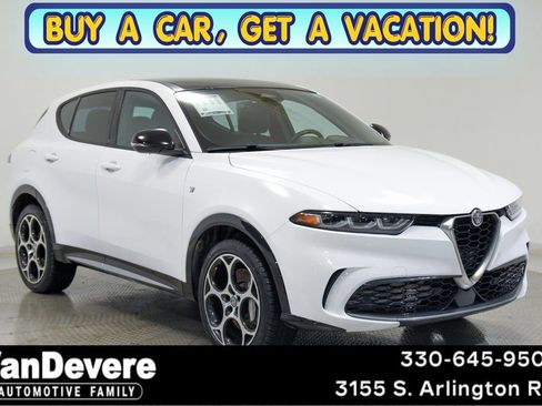 Used 2024 Alfa Romeo Tonale Ti w/ Premium Interior Package AWD/4WD image 1