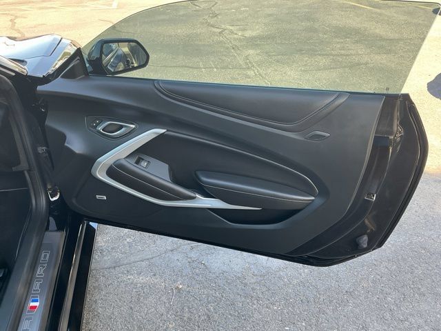 Used 2018 Chevrolet Camaro SS w/ LPO, Ground Effects Package RWD image 21