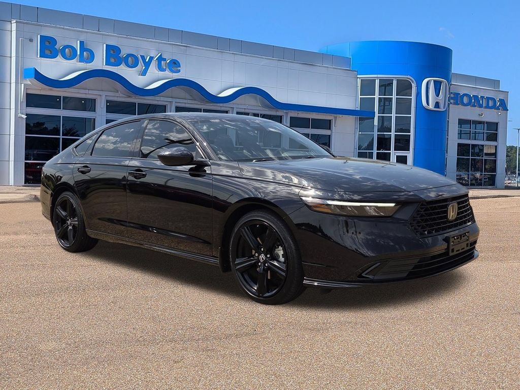 Used 2024 Honda Accord Sport image 3