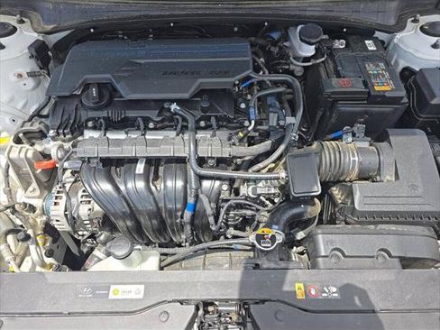 Used 2024 Hyundai Elantra SEL w/ Convenience Package FWD image 19