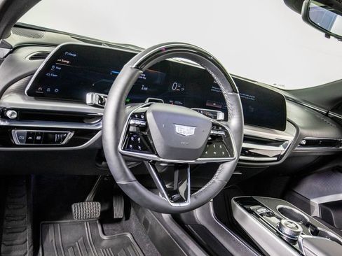 Used 2023 Cadillac Lyriq 2WD image 17