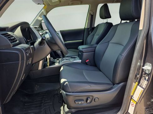Used 2019 Toyota 4Runner SR5 Premium AWD/4WD image 14
