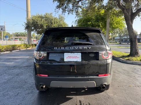 Used 2019 Land Rover Discovery Sport SE AWD/4WD image 6