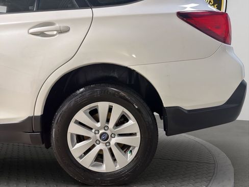 Used 2019 Subaru Outback 2.5i AWD/4WD image 27