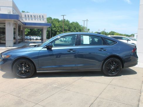 Used 2025 Honda Accord SE image 7