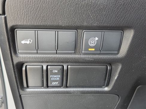 Used 2021 Nissan Armada SL w/ Captain's Chairs Package image 20