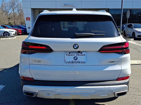 Used 2024 BMW X5 xDrive40i w/ Parking Assistance Package AWD/4WD image 5