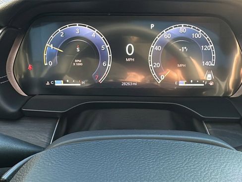 Used 2023 Jeep Grand Cherokee Limited w/ Black Appearance Package image 19