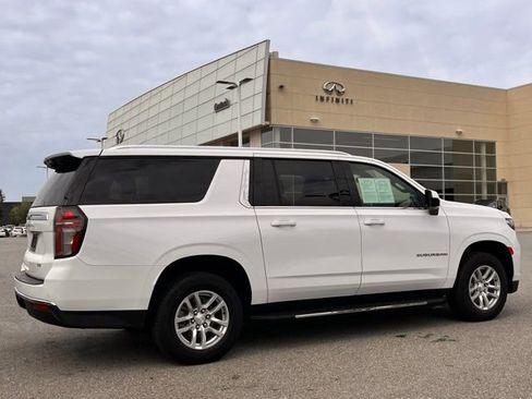 Used 2022 Chevrolet Suburban LT image 5