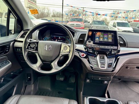 Used 2019 Honda Odyssey Elite image 3