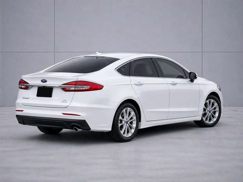 Used 2020 Ford Fusion SE FWD image 6