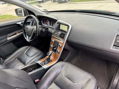 Used 2015 Volvo XC60 T6 w/ Proximity Package image 14