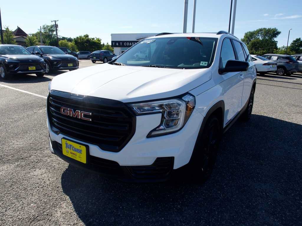 Certified 2023 GMC Terrain SLE w/ Driver Convenience Package FWD image 1