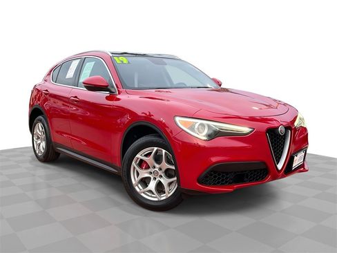 Used 2019 Alfa Romeo Stelvio image 1
