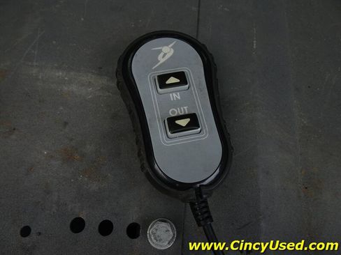Used 2016 Chrysler Town & Country Touring FWD image 18