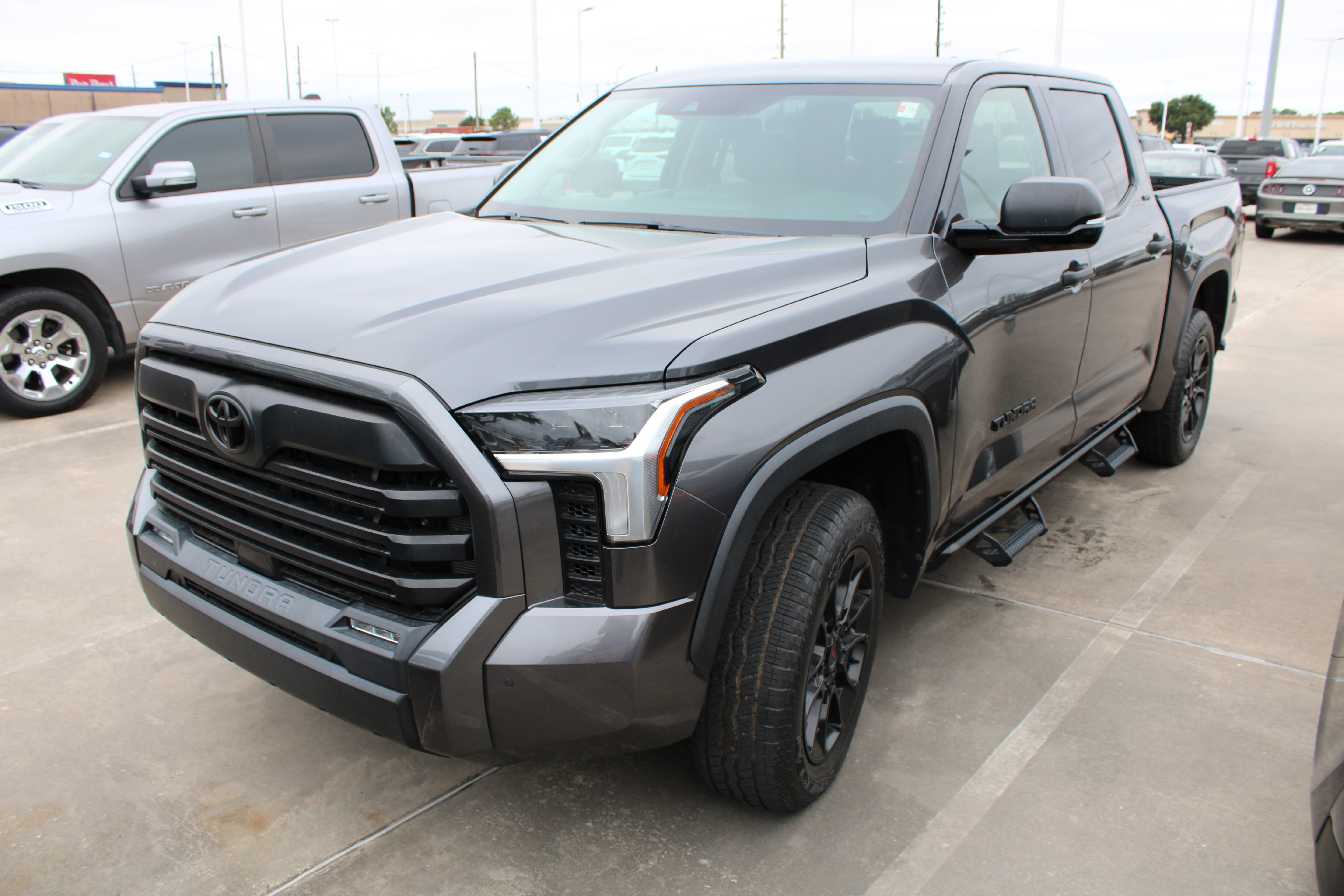 Used 2023 Toyota Tundra SR5 w/ SR5 Convenience Package AWD/4WD image 4